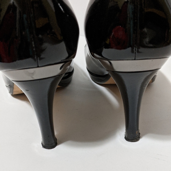 4/$25  Cole Haan patent leather pump 9B - Picture 2 of 13